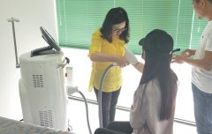 激光脫毛設(shè)備多少錢(qián)一臺(tái)？激光脫毛機(jī)器價(jià)格_冰點(diǎn)脫毛儀器價(jià)位